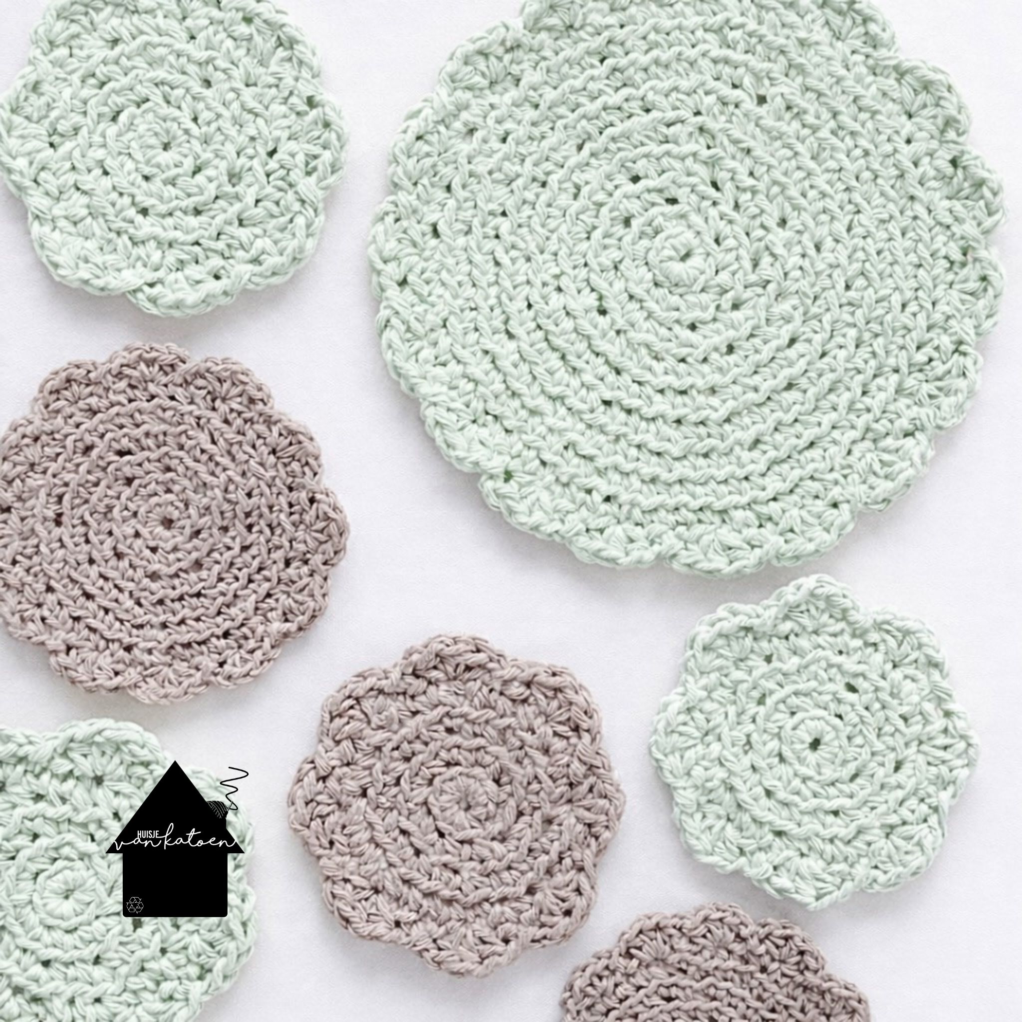gehaakte onderzetters groot en klein